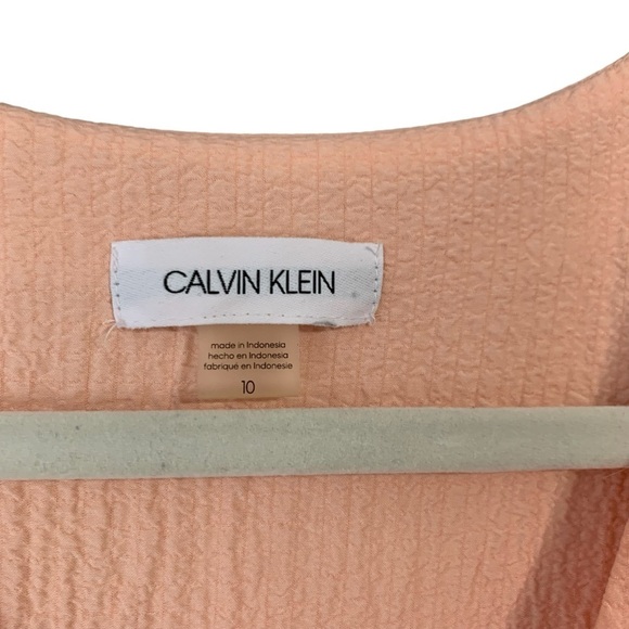Calvin Klein light peach seersucker v-neck long sleeve midi dress. EUC Size 10 - Picture 3 of 9
